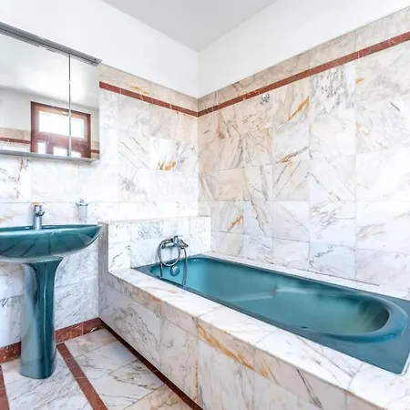 Holiday home Maison Conviviale Aubervilliers